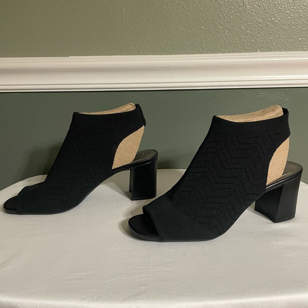 East 5th Black Peep Toe Knit Heel